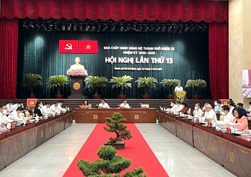 Thành ủy TP Hồ Chí Minh khai mạc Hội nghị lần thứ 13 bàn nhiều vấn đề kinh tế xã hội, quản lý tài sản công